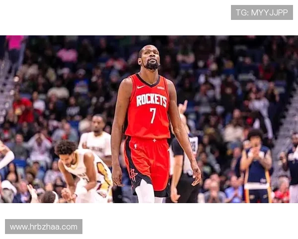 格林：杜兰特是最强得分手 防守需全队协作